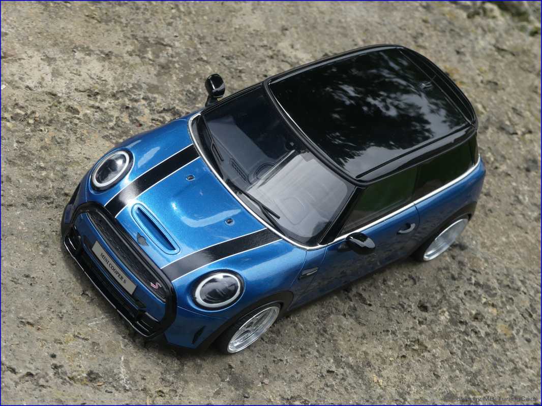 1:18 Mini Cooper S 2021 - Island Blue/White Stripes Edition inkl. OVP
